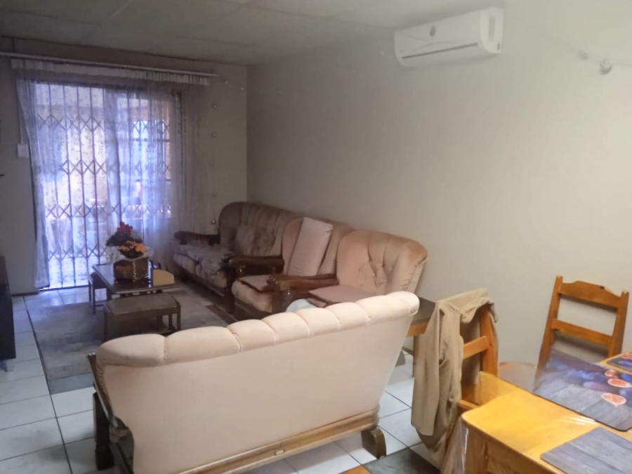 4 Bedroom Property for Sale in Hospitaalpark Free State